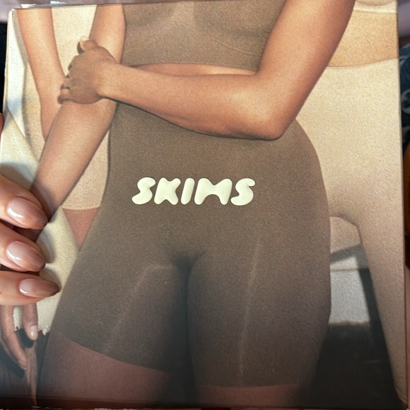 Skims Sculpting Short Above the knee with open gusset size S/M sienna - Picture 4 of 4